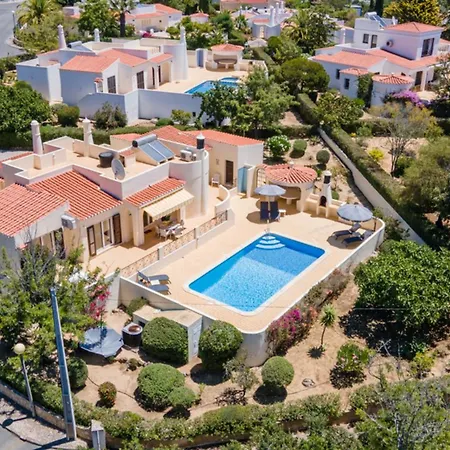 61 Vdm - Superb On Vale Do Milho With Heated *