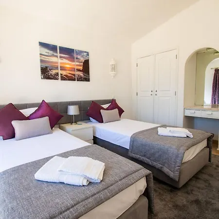 61 Vdm - Superb On Vale Do Milho With Heated * Carvoeiro (Lagoa)