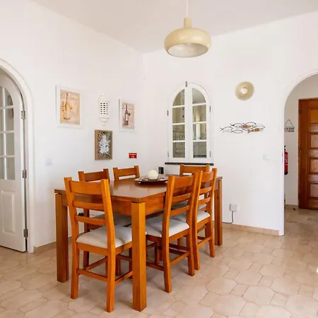 Villa 61 Vdm - Superb On Vale Do Milho With Heated