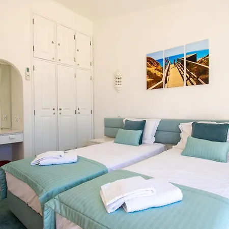 61 Vdm - Superb On Vale Do Milho With Heated Villa *